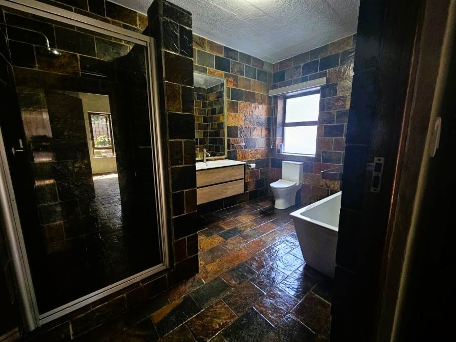 5 Bedroom Property for Sale in Stilbaai Wes Western Cape